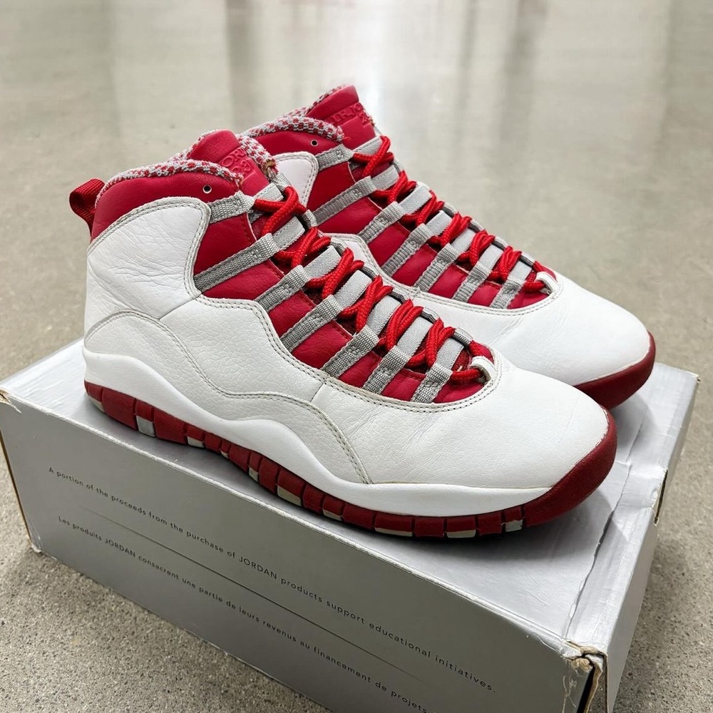 Size 8.5 - 2005 Air Jordan X Retro Red Steel in pre-owned condition.